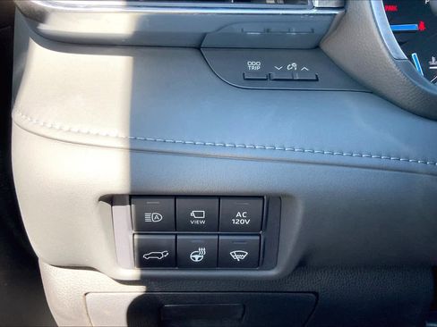 Used 2021 Toyota Highlander Platinum FWD image 35