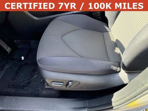 Used 2023 Toyota Highlander LE FWD image 15
