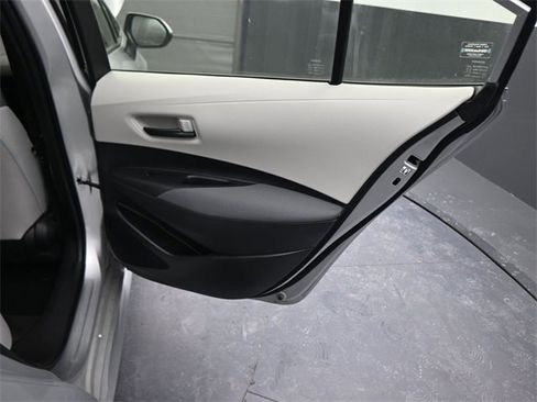 Used 2022 Toyota Corolla LE image 13