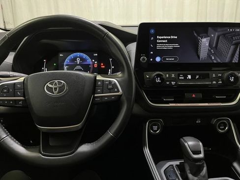 Certified 2025 Toyota Grand Highlander AWD image 22