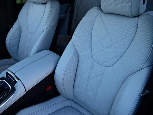 New 2026 BMW X5 xDrive40i w/ Premium Package image 8