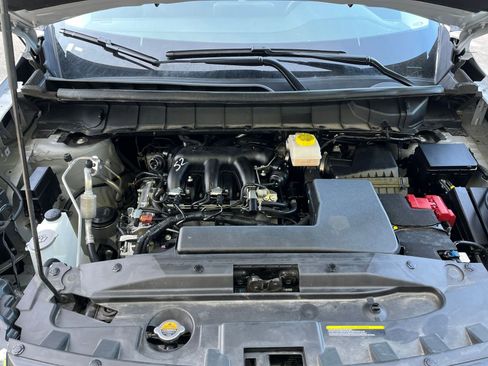 Used 2025 Nissan Pathfinder SV image 34