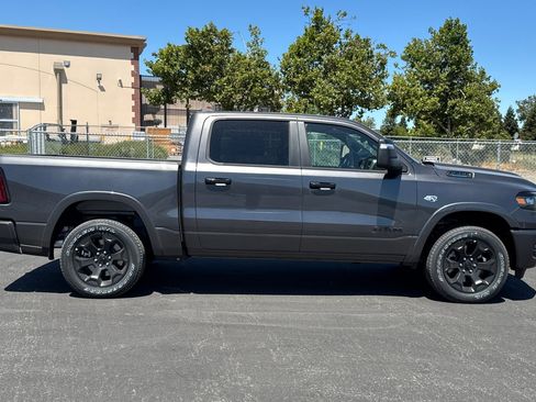 New 2026 RAM 1500 Big Horn AWD/4WD image 2
