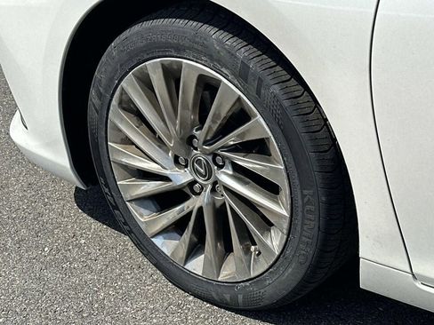 Used 2022 Lexus ES 350 Ultra Luxury w/ Accessory Package 2 FWD image 33
