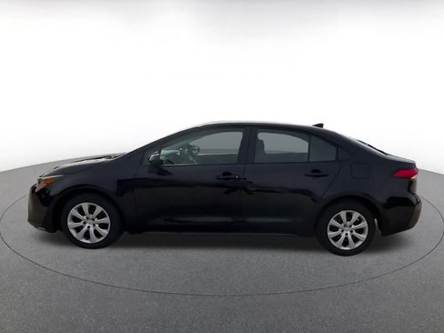 Used 2025 Toyota Corolla LE image 9