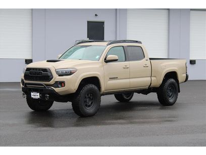 Used 2016 Toyota Tacoma SR5 w/ SR5 Appearance Package (SN)