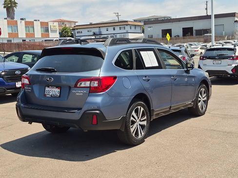 Used 2018 Subaru Outback 3.6R Limited AWD/4WD image 8