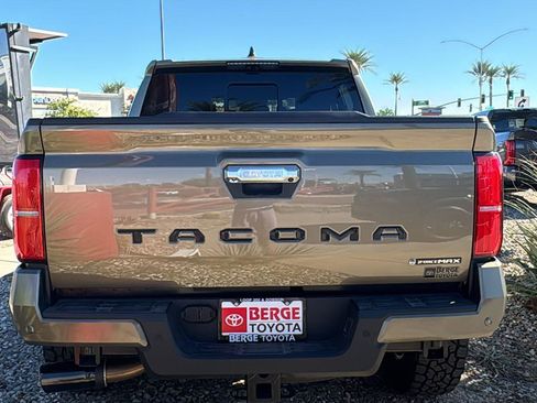 Used 2025 Toyota Tacoma Limited image 5