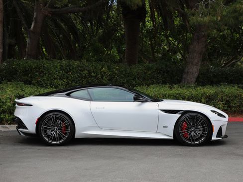 Used 2023 Aston Martin DBS Coupe RWD image 44