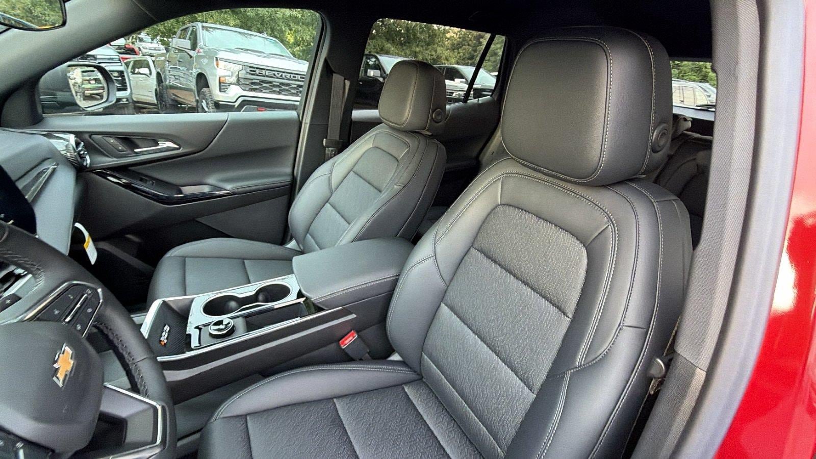 New 2027 Chevrolet Equinox LT w/ Convenience Package II FWD image 17