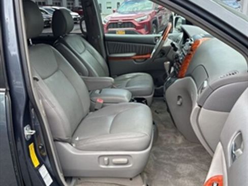 Used 2009 Toyota Sienna XLE Limited AWD/4WD image 21