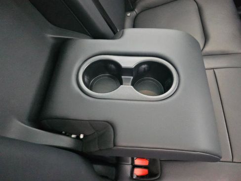 Used 2024 Tesla Model Y Long Range image 61