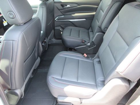 New 2026 Chevrolet Traverse Z71 w/ Driver Confidence Package AWD/4WD image 15