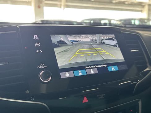 Used 2023 Honda Passport TrailSport image 18