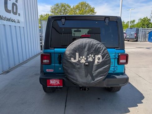 Used 2020 Jeep Wrangler Unlimited Sport AWD/4WD image 19