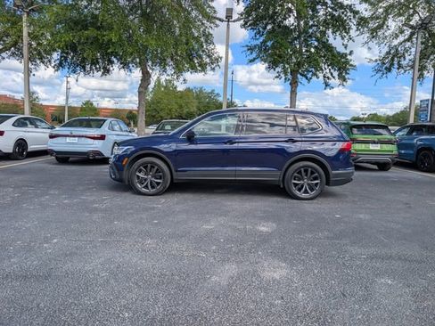 Certified 2023 Volkswagen Tiguan SE FWD image 3