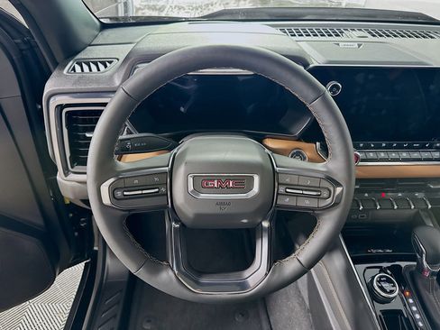 Used 2026 GMC Canyon AT4 w/ Technology Plus Package AWD/4WD image 17