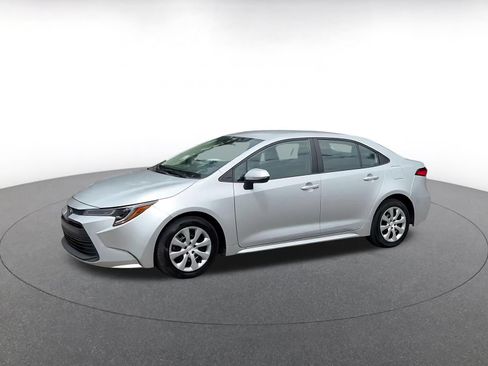 Used 2025 Toyota Corolla LE FWD image 8