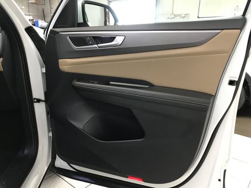 Used 2024 Volkswagen Atlas Cross Sport SE image 12