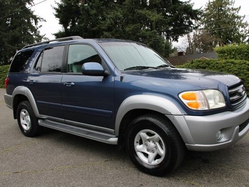 Used 2002 Toyota Sequoia SR5 image 2