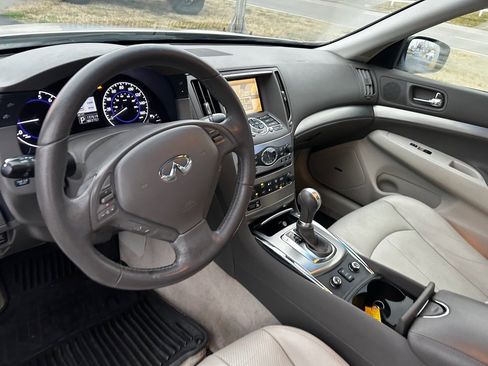 Used 2012 INFINITI G37 x w/ Premium Pkg image 8