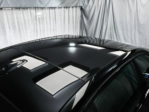 Used 2025 BMW 760i xDrive image 91