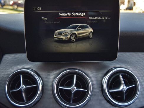 Used 2020 Mercedes-Benz GLA 250 4MATIC image 26