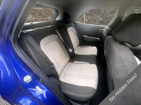 Used 2021 Hyundai Venue SEL FWD image 18