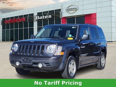 Used 2016 Jeep Patriot Sport image 2