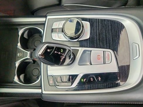 Used 2022 BMW 750i xDrive w/ Executive Package AWD/4WD image 49