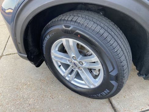 Used 2020 Ford Explorer XLT w/ Equipment Group 202A AWD/4WD image 25