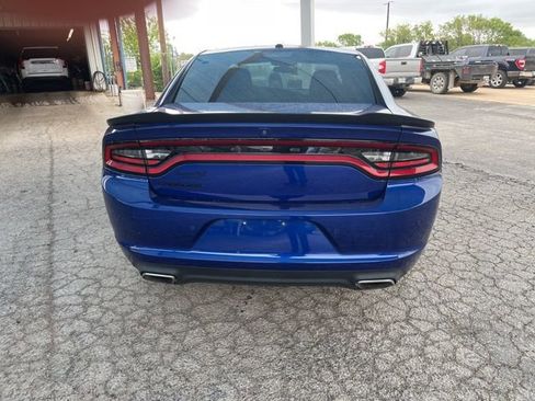 Used 2021 Dodge Charger SXT w/ Blacktop Package RWD image 5