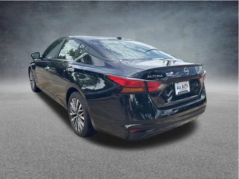 Used 2025 Nissan Altima 2.5 SV FWD image 39