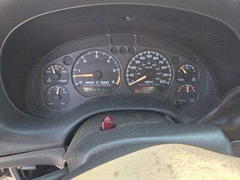 Used 2003 Chevrolet S10 Pickup LS w/ LS Preferred Equipment Group AWD/4WD image 3