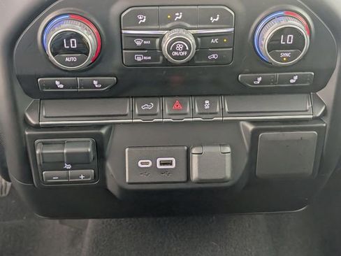 Used 2022 Chevrolet Silverado 2500 LT w/ Convenience Package image 22