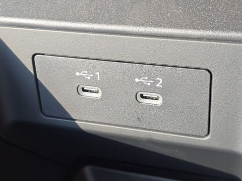 New 2025 Nissan Armada SL w/ Captain's Chari Seat Package image 6