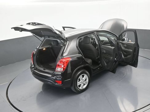 Used 2022 Chevrolet Trax LS AWD/4WD image 61