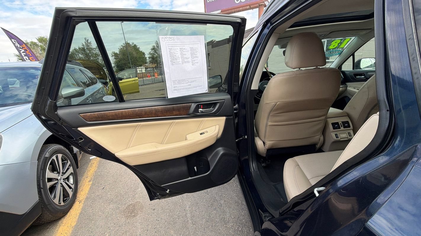 Used 2018 Subaru Outback 3.6R Limited AWD/4WD image 11