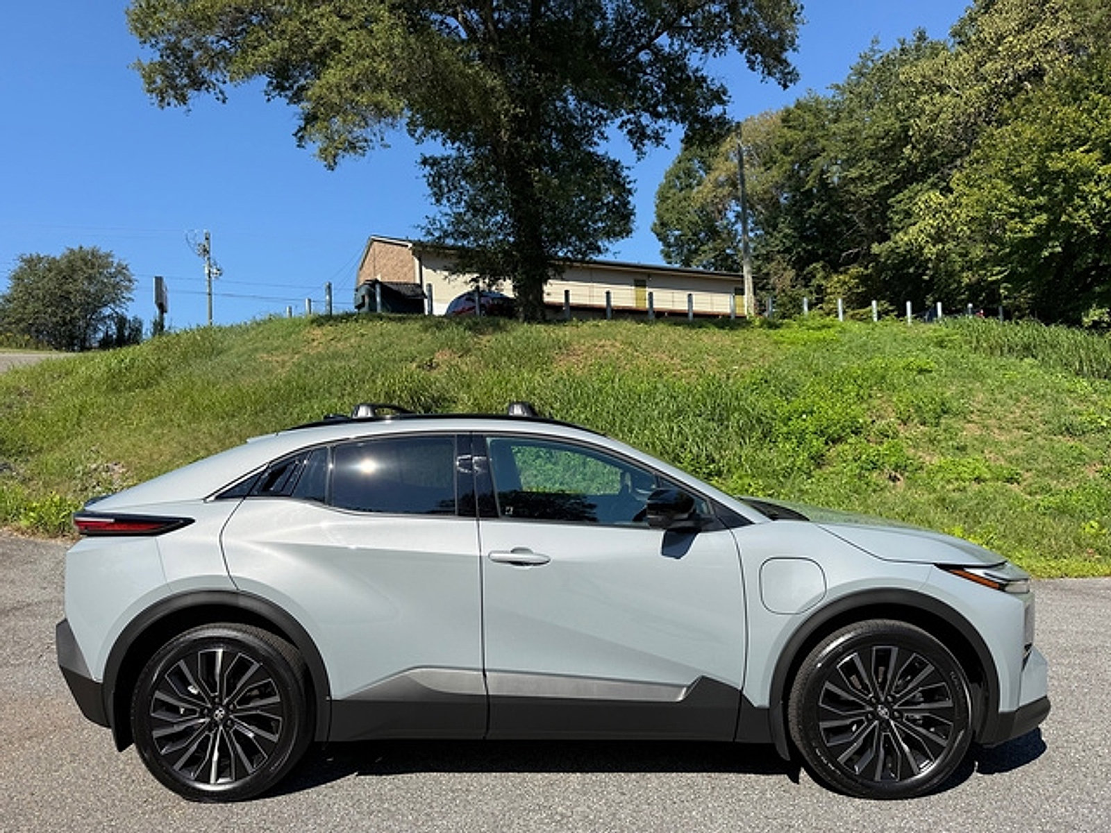 Used 2026 Toyota C-HR w/ Cold Weather Package AWD/4WD image 5