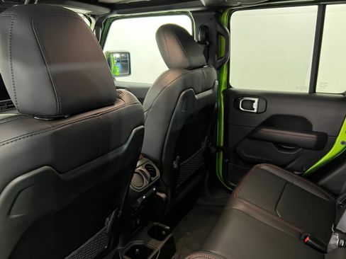 New 2025 Jeep Gladiator Rubicon image 19