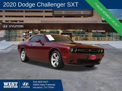 Used 2020 Dodge Challenger SXT RWD image 1