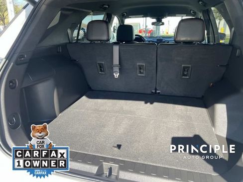 Used 2022 Chevrolet Equinox RS w/ Infotainment Package image 31