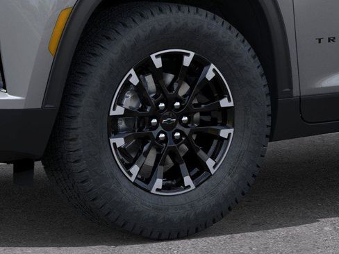 New 2026 Chevrolet Traverse Z71 w/ LPO, Floor Liner Package AWD/4WD image 9