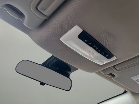 Used 2021 Nissan Versa SV image 16