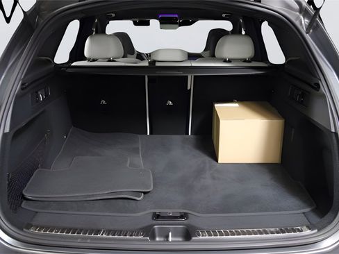 Used 2023 Mercedes-Benz GLC 300 4MATIC image 39