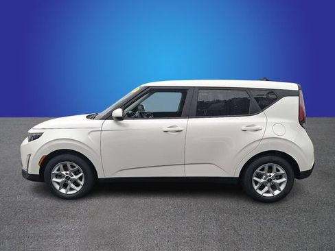 Used 2023 Kia Soul LX w/ Option Group 015 FWD image 7