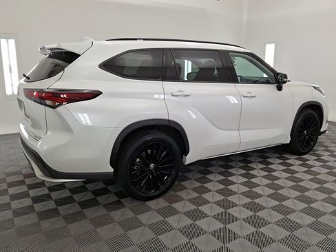 Used 2024 Toyota Highlander XSE AWD/4WD image 26