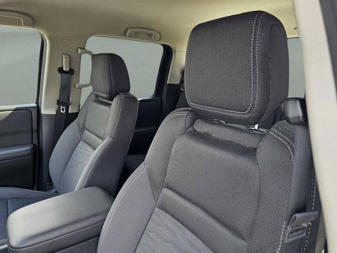 Used 2024 Nissan Frontier SV image 18