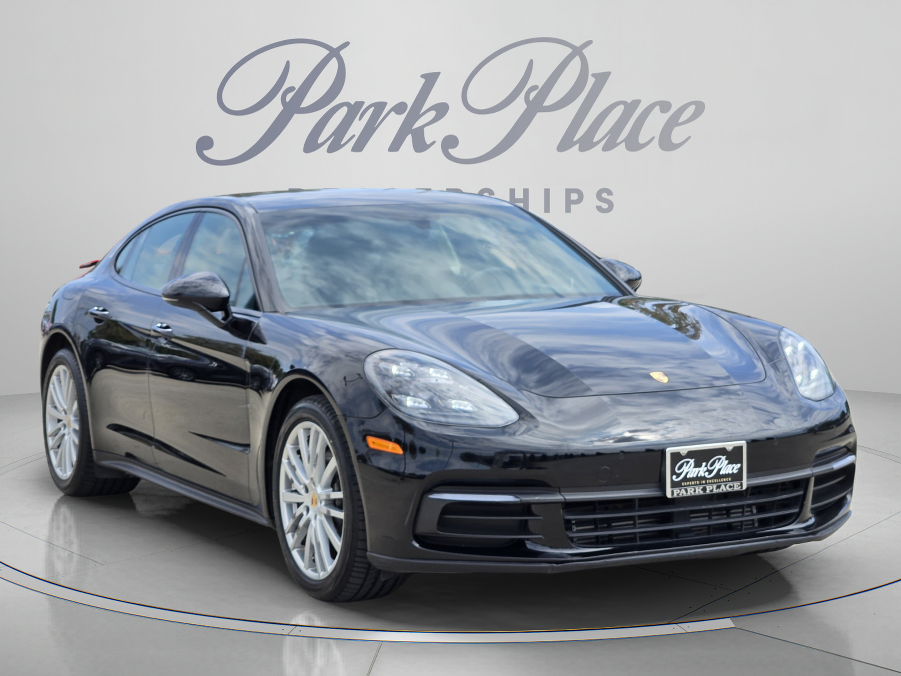 Used 2017 Porsche Panamera image 6