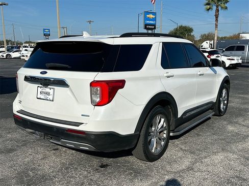 Used 2020 Ford Explorer XLT w/ Equipment Group 202A image 5
